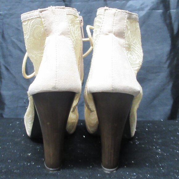 Charlotte Russe Lace Booties - Picture 7 of 10